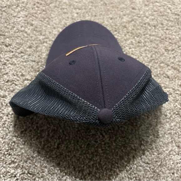 Patagonia Trucker Hat Adjustable snap back - Picture 3 of 6